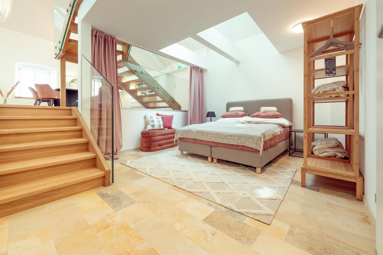 Appartamento Penthouse Maxfux Direkt In Der Fussgaengerzone 130M2 Krems an der Donau Esterno foto